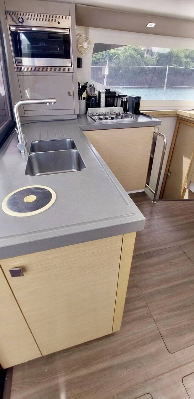 Katamaran Fountaine Pajot Lucia 40 Aqua Panda