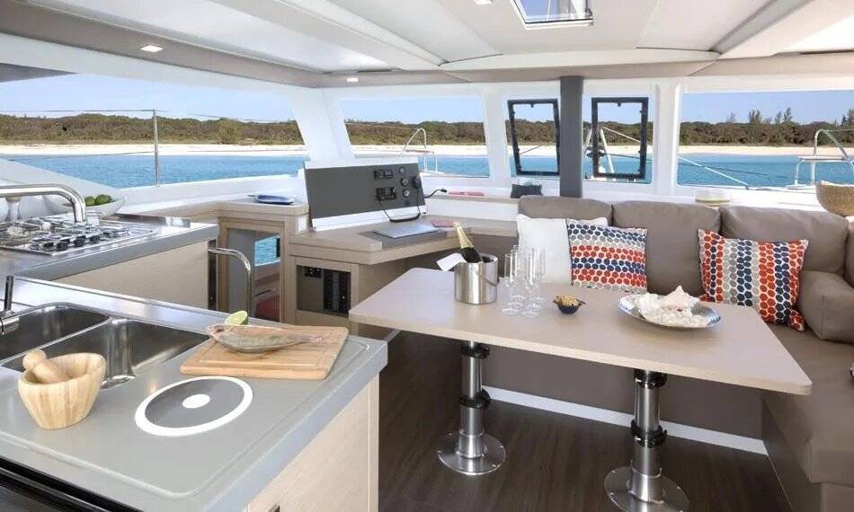 Fountaine Pajot Lucia 40 Ines