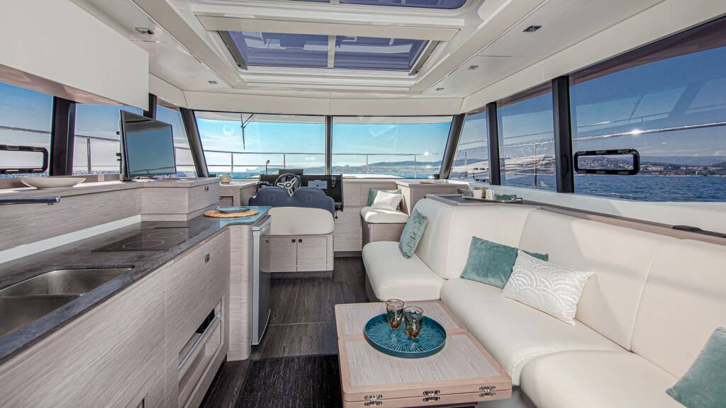 Power catamaran Fountaine Pajot MY4.S - Maestro Seas The Day