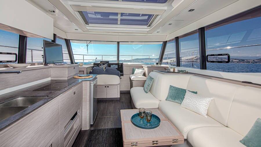 Power catamaran Fountaine Pajot MY4.S - Maestro Blue Champagne