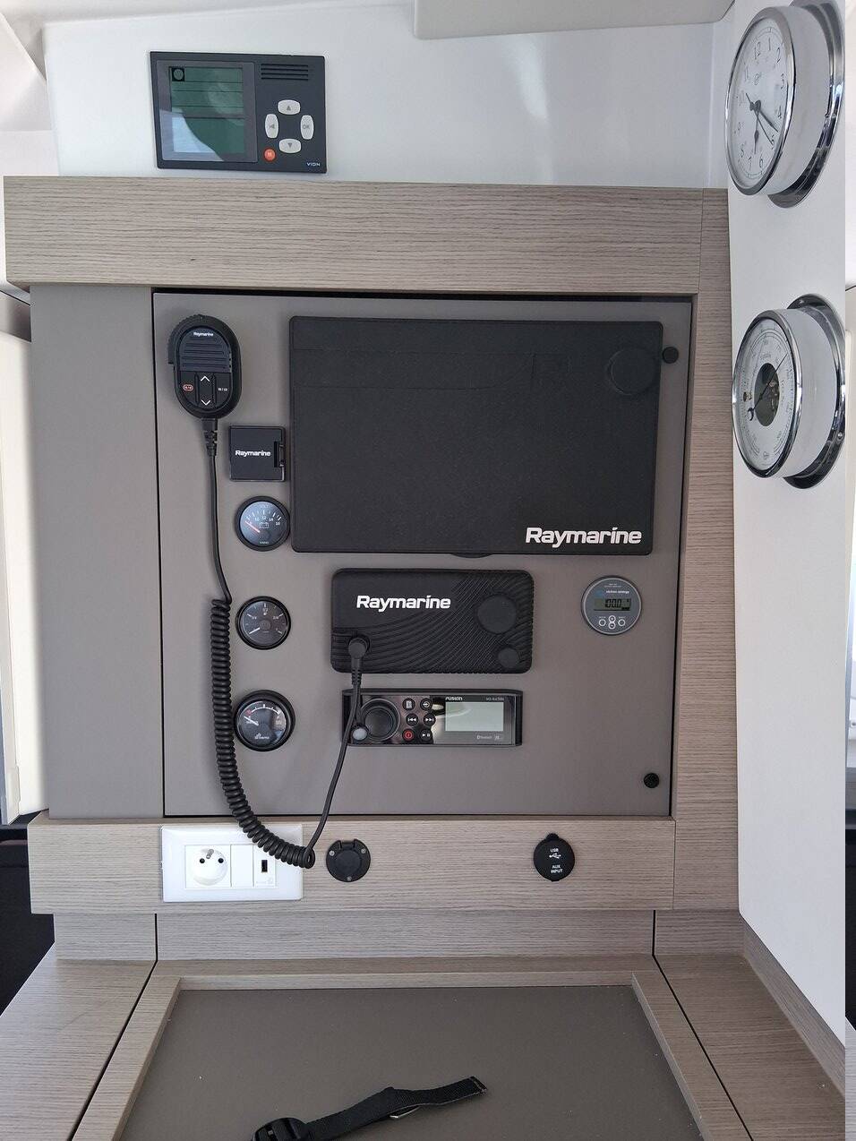 Power catamaran Fountaine Pajot MY4.S - Maestro Blue Champagne