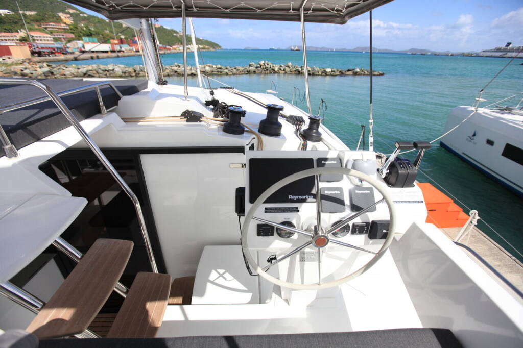 Katamaran Fountaine Pajot Saona 47 Quintet Three Sheets