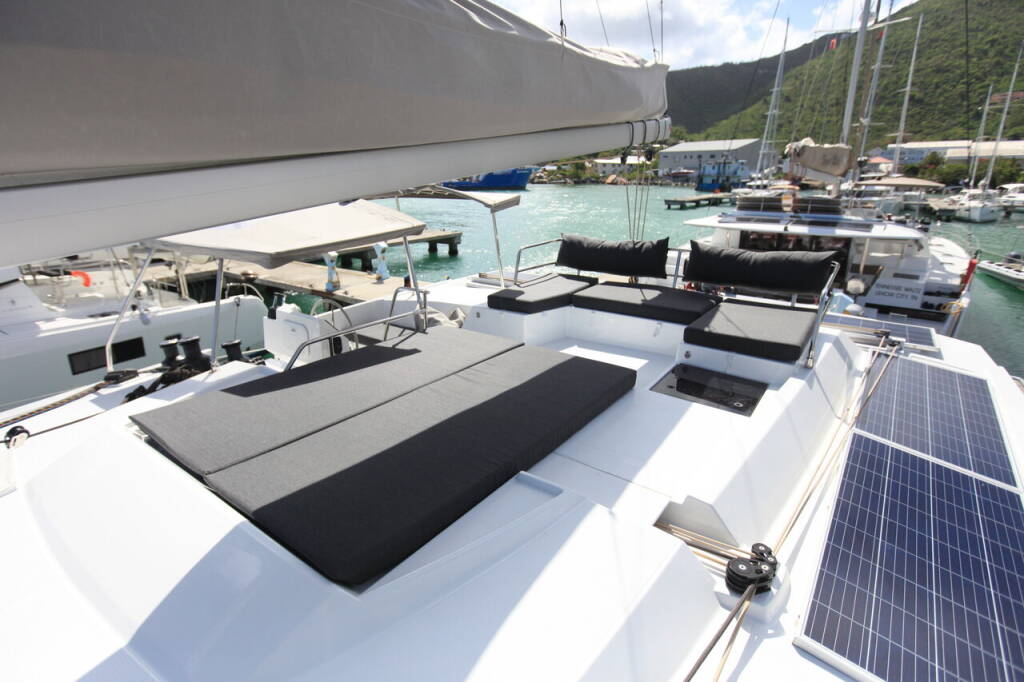 Katamaran Fountaine Pajot Saona 47 Quintet Three Sheets