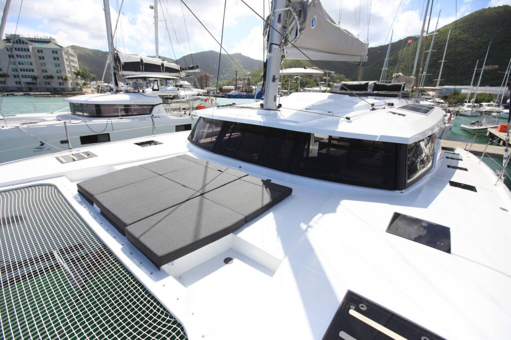 Katamaran Fountaine Pajot Saona 47 Quintet Three Sheets