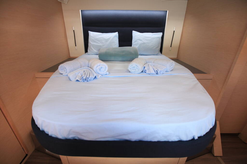 Katamaran Fountaine Pajot Saona 47 Quintet Three Sheets