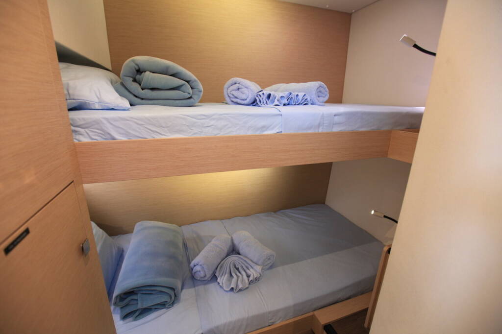 Katamaran Fountaine Pajot Saona 47 Quintet Three Sheets