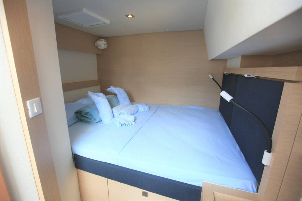 Katamaran Fountaine Pajot Saona 47 Quintet Three Sheets
