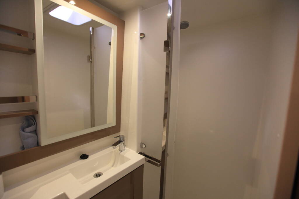 Katamaran Fountaine Pajot Saona 47 Quintet Three Sheets