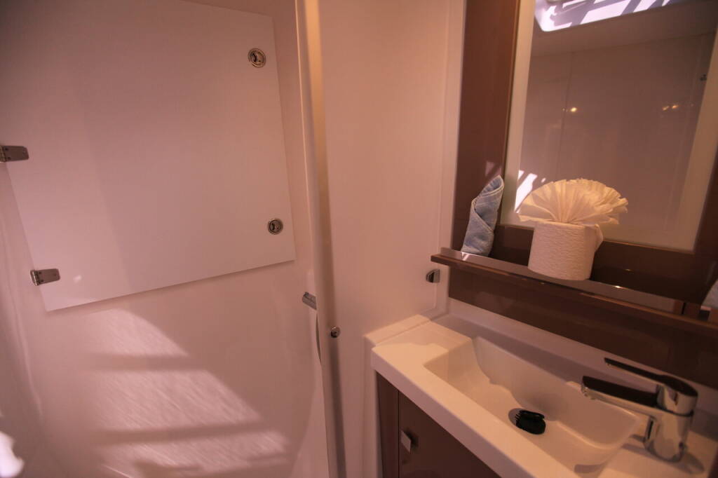 Katamaran Fountaine Pajot Saona 47 Quintet Three Sheets