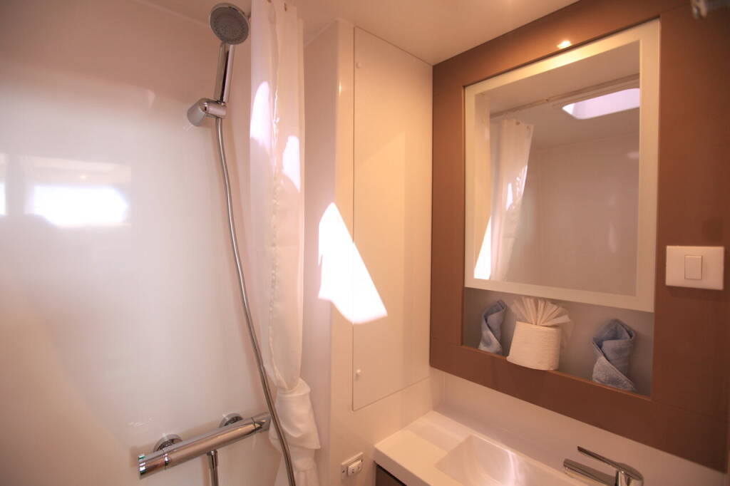 Katamaran Fountaine Pajot Saona 47 Quintet Three Sheets