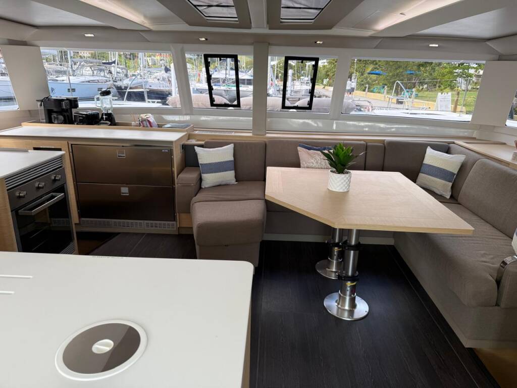 Fountaine Pajot Tanna 47 Maestro Playful
