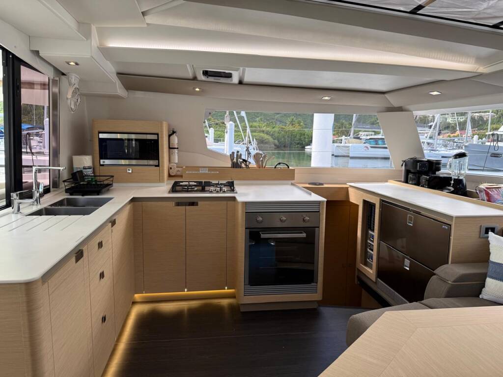 Fountaine Pajot Tanna 47 Maestro Playful