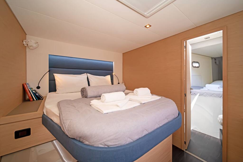 Fountaine Pajot Tanna 47 First Life