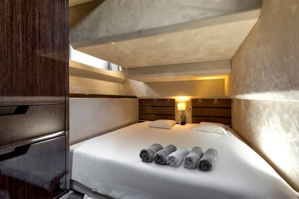 Galeon 420 Amber Blue