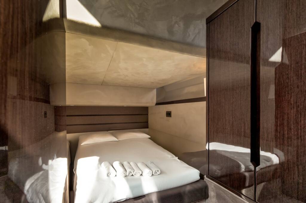 Galeon 420 Amber Blue