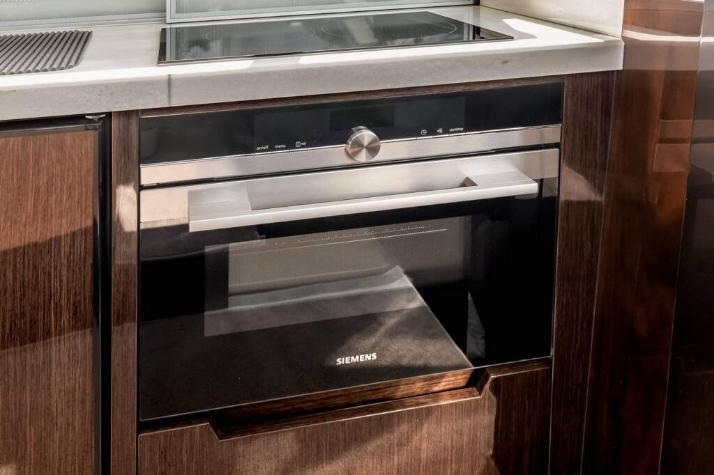 Galeon 420 Amber Blue