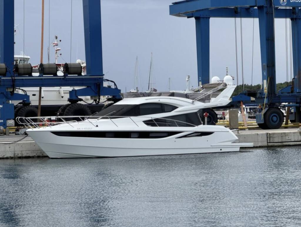 Motor yacht Galeon 420 Minesa