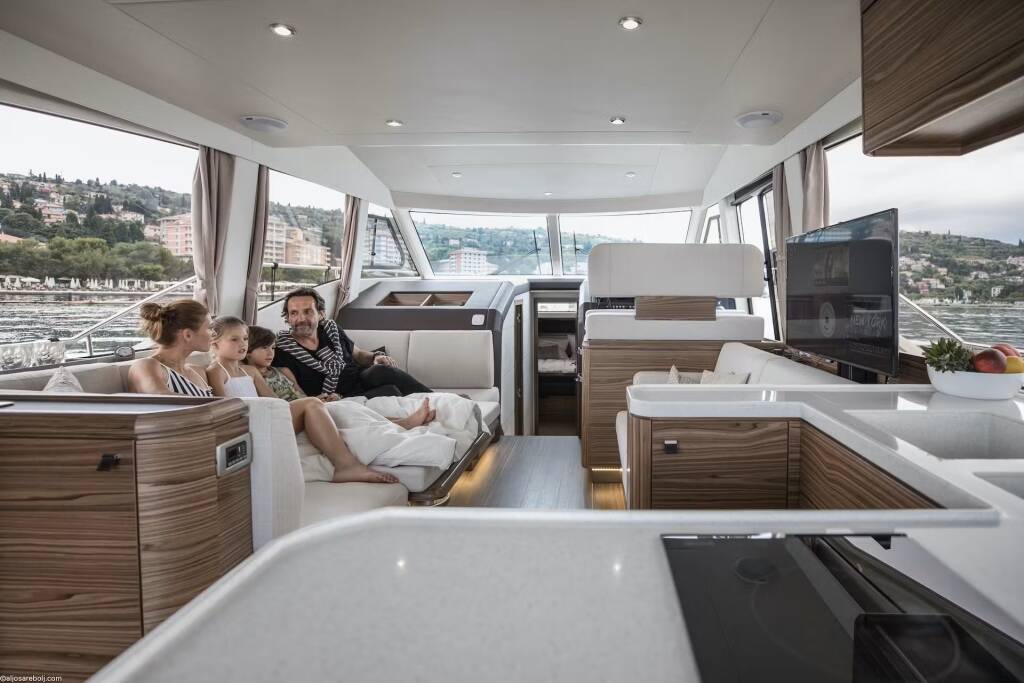 Motor yacht Greenline 48 Nord