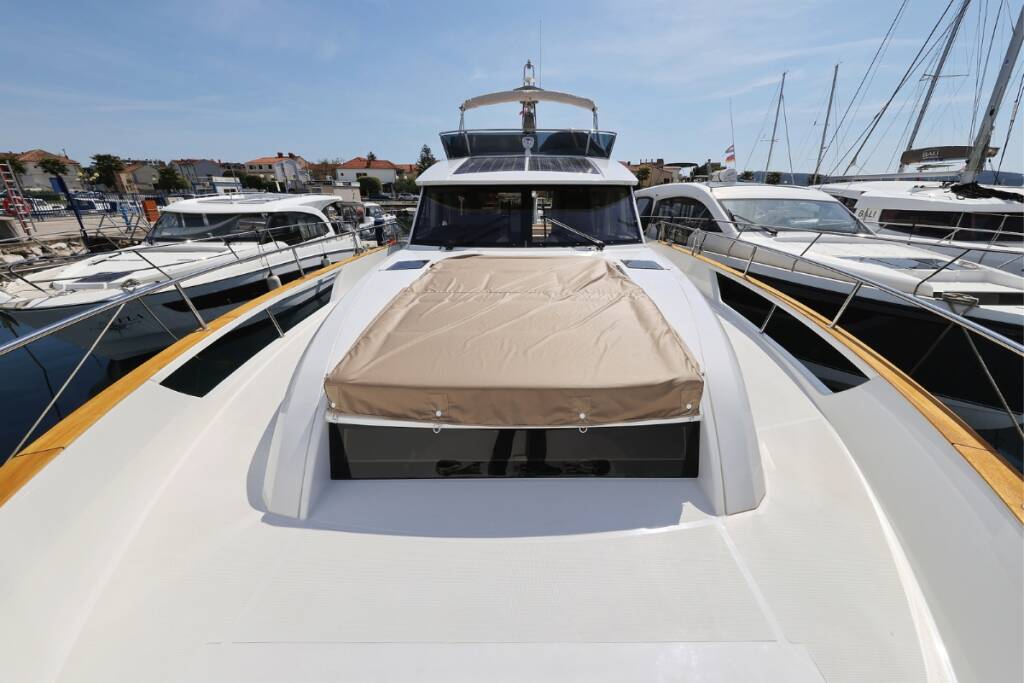 Motor yacht Greenline 48 Red Hot