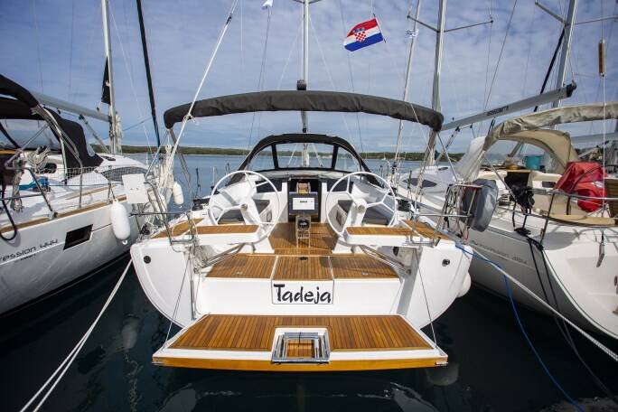 Sailing yacht Hanse 388 Tadeja