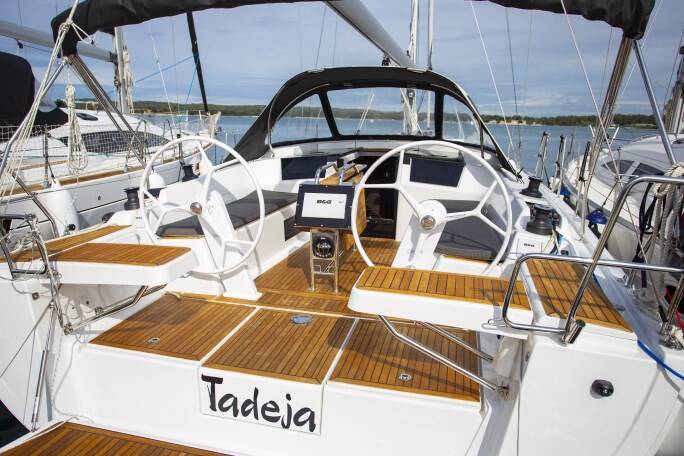 Sailing yacht Hanse 388 Tadeja