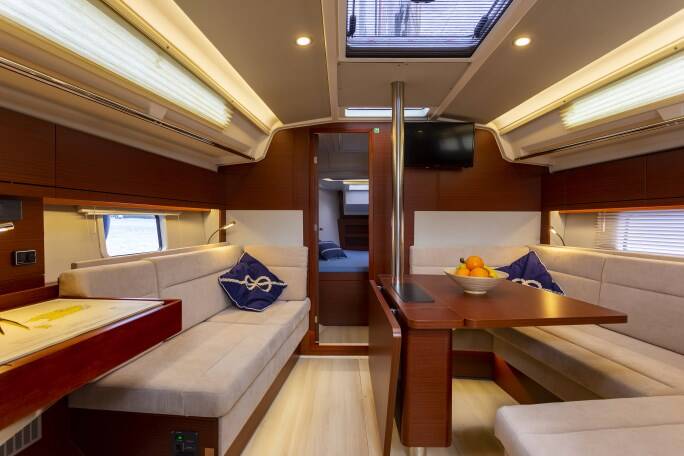 Sailing yacht Hanse 388 Tadeja