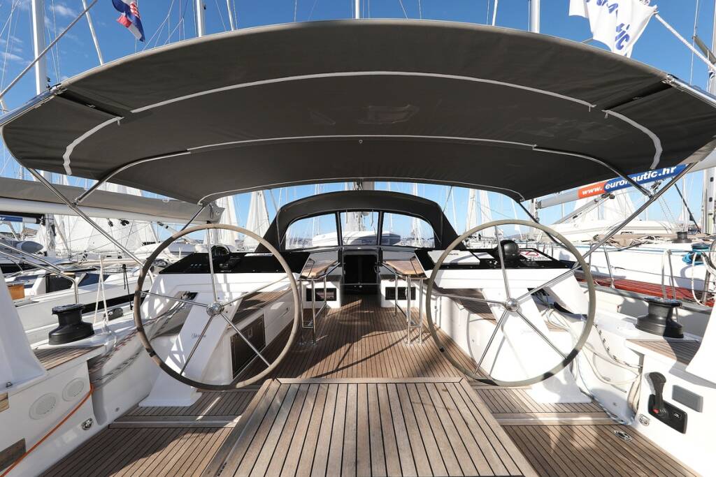 Sailing yacht Hanse 460 Jameson