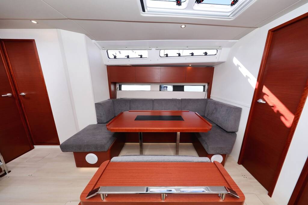 Sailing yacht Hanse 460 Jameson