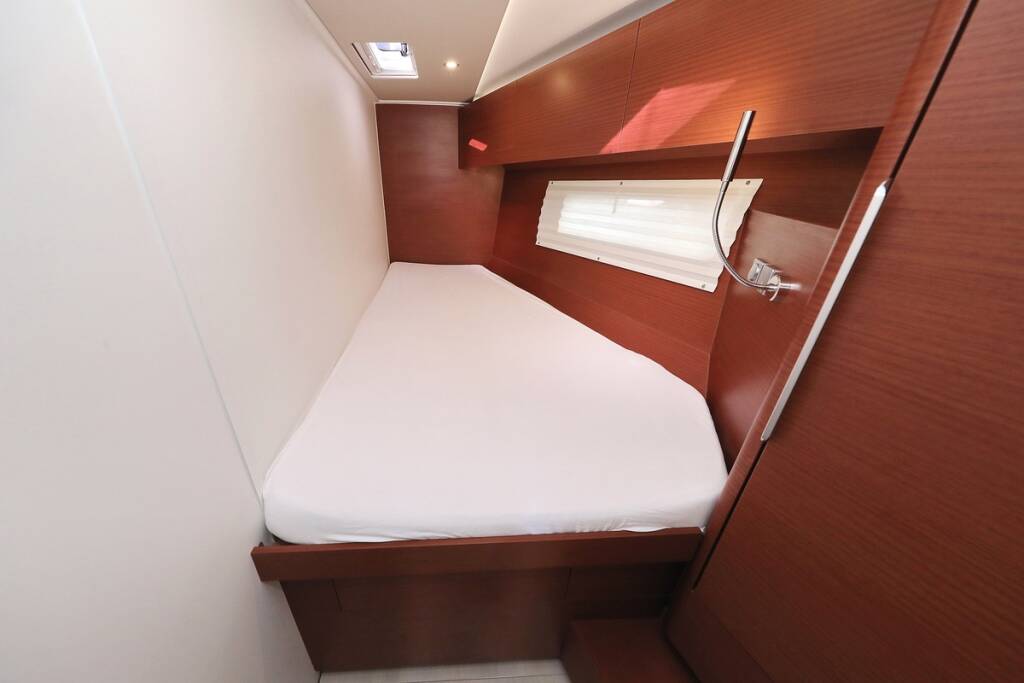 Sailing yacht Hanse 460 Jameson