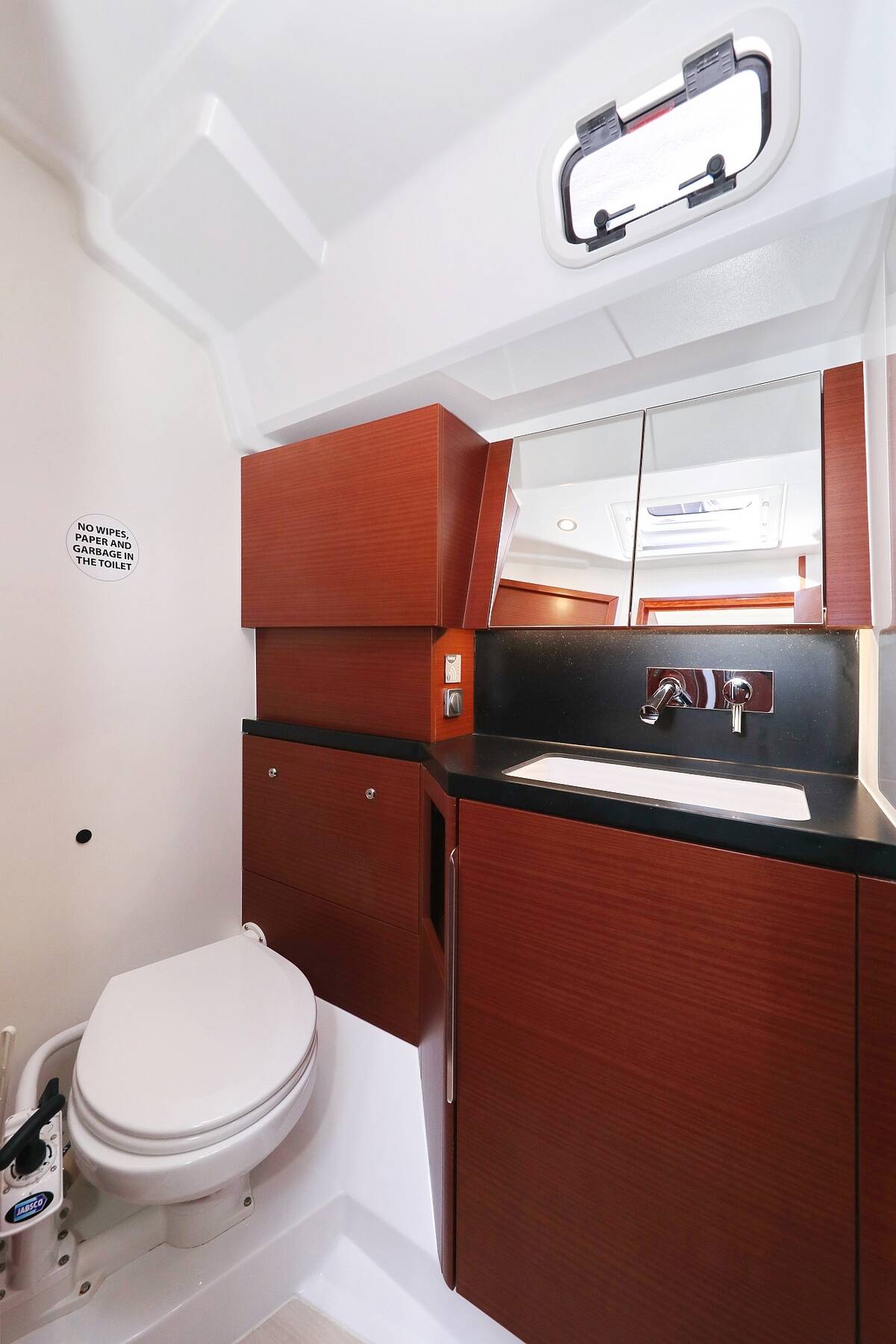 Sailing yacht Hanse 460 Jameson