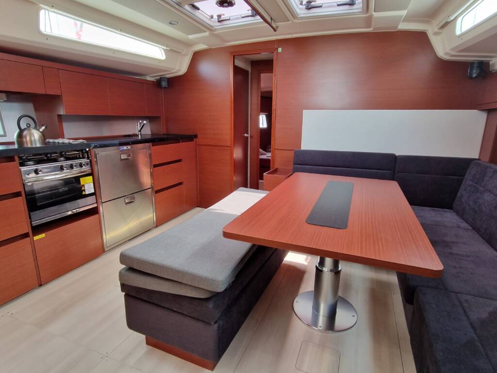 Sailing yacht Hanse 508 Charles