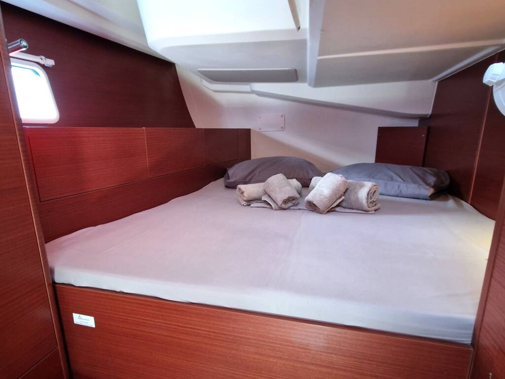 Sailing yacht Hanse 508 Charles