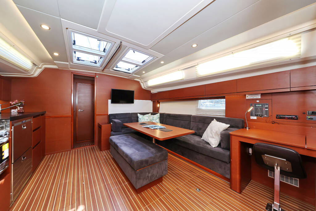 Hanse 508 Uptown Girl