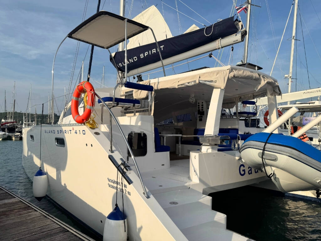 Island Spirit 410 Gauthai