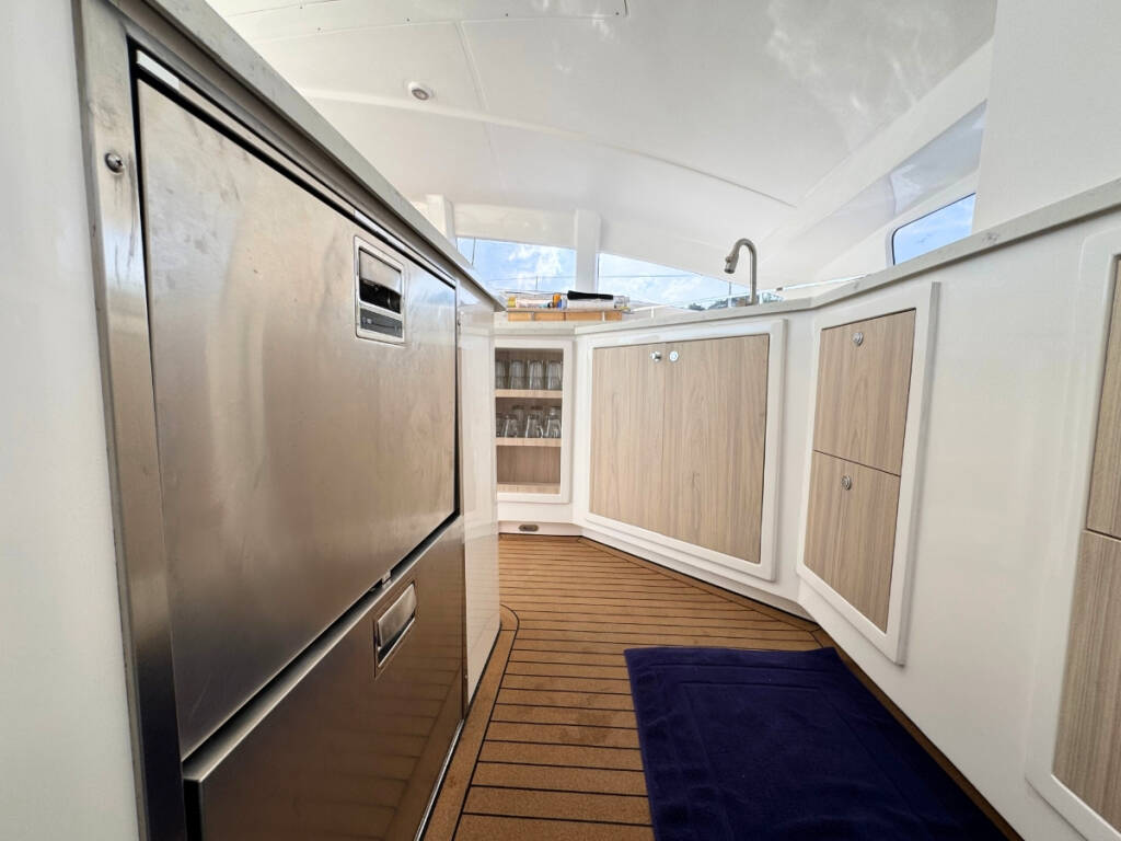 Island Spirit 410 Gauthai