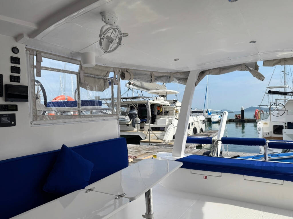 Island Spirit 410 Gauthai