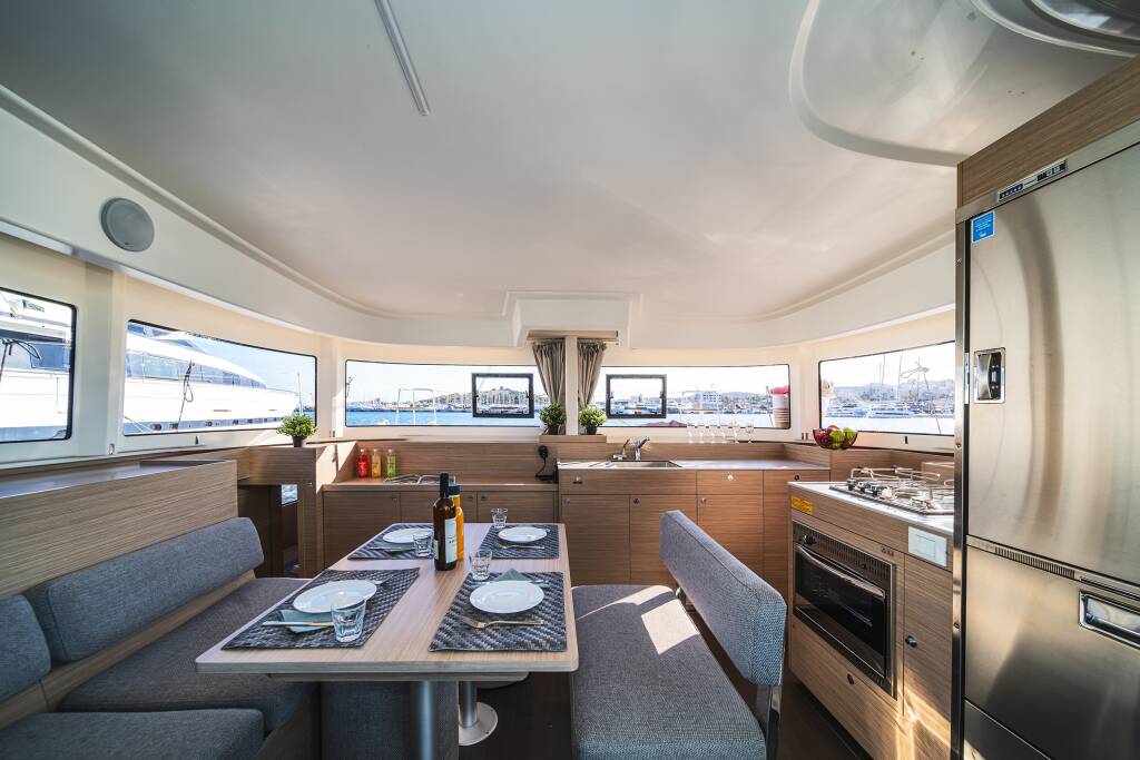 Lagoon 38 Alma Breeze