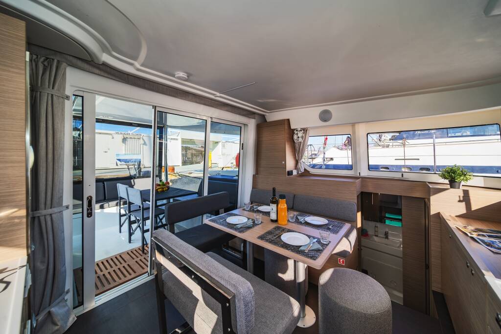 Lagoon 38 Alma Breeze