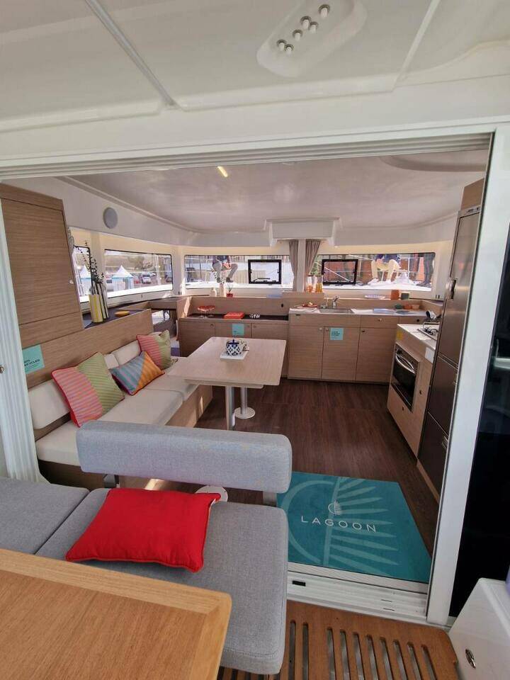 Katamaran Lagoon 380 New