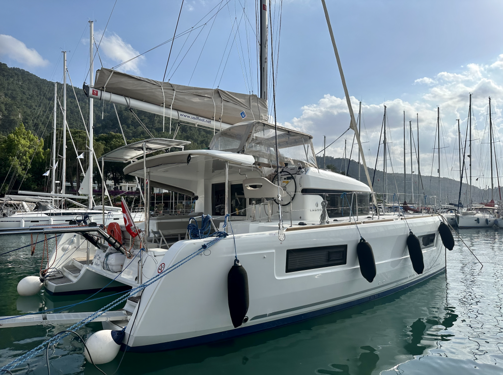 Lagoon 40 Sail Castor