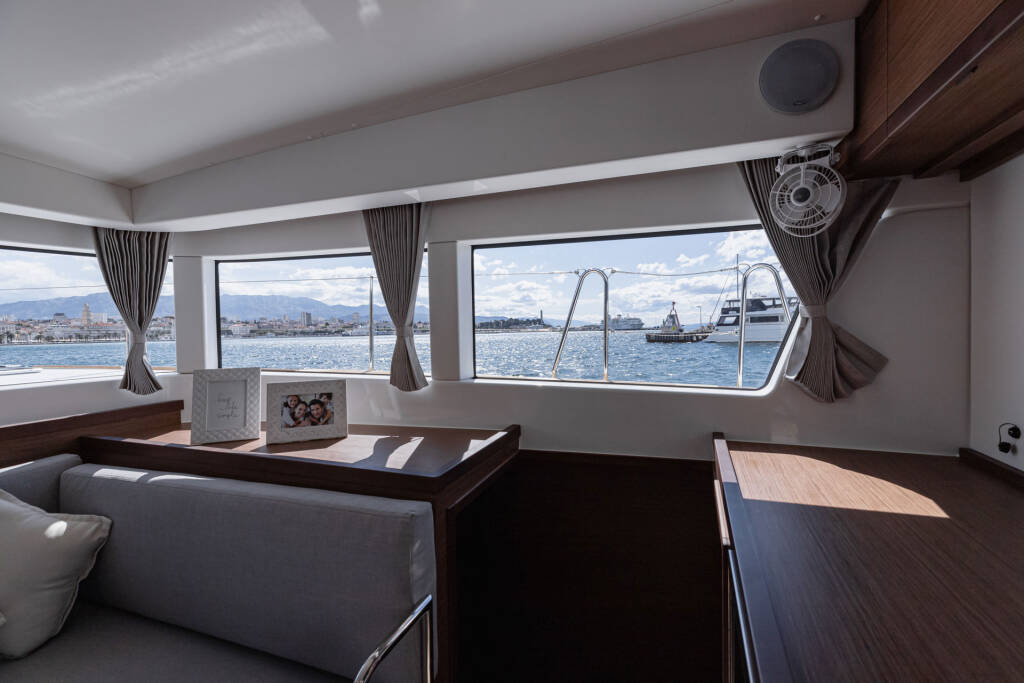 Lagoon 40 Sailor Moon