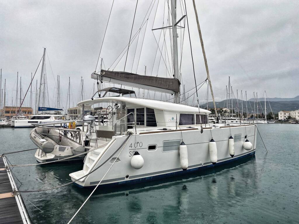 Katamaran Lagoon 400 S2 Iris