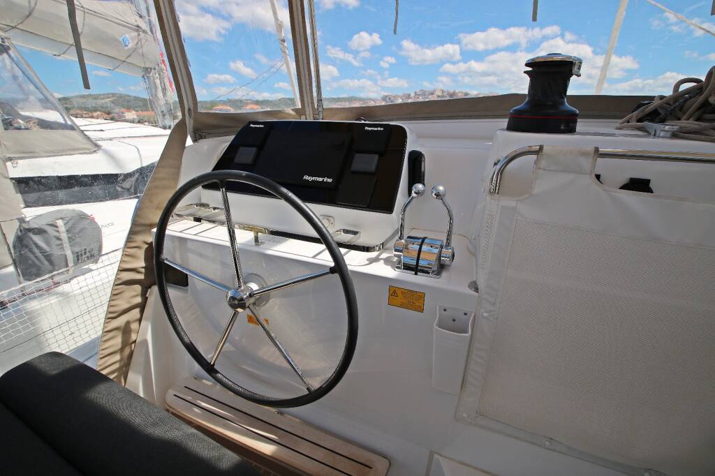 Lagoon 42 OW Sailing Breeze