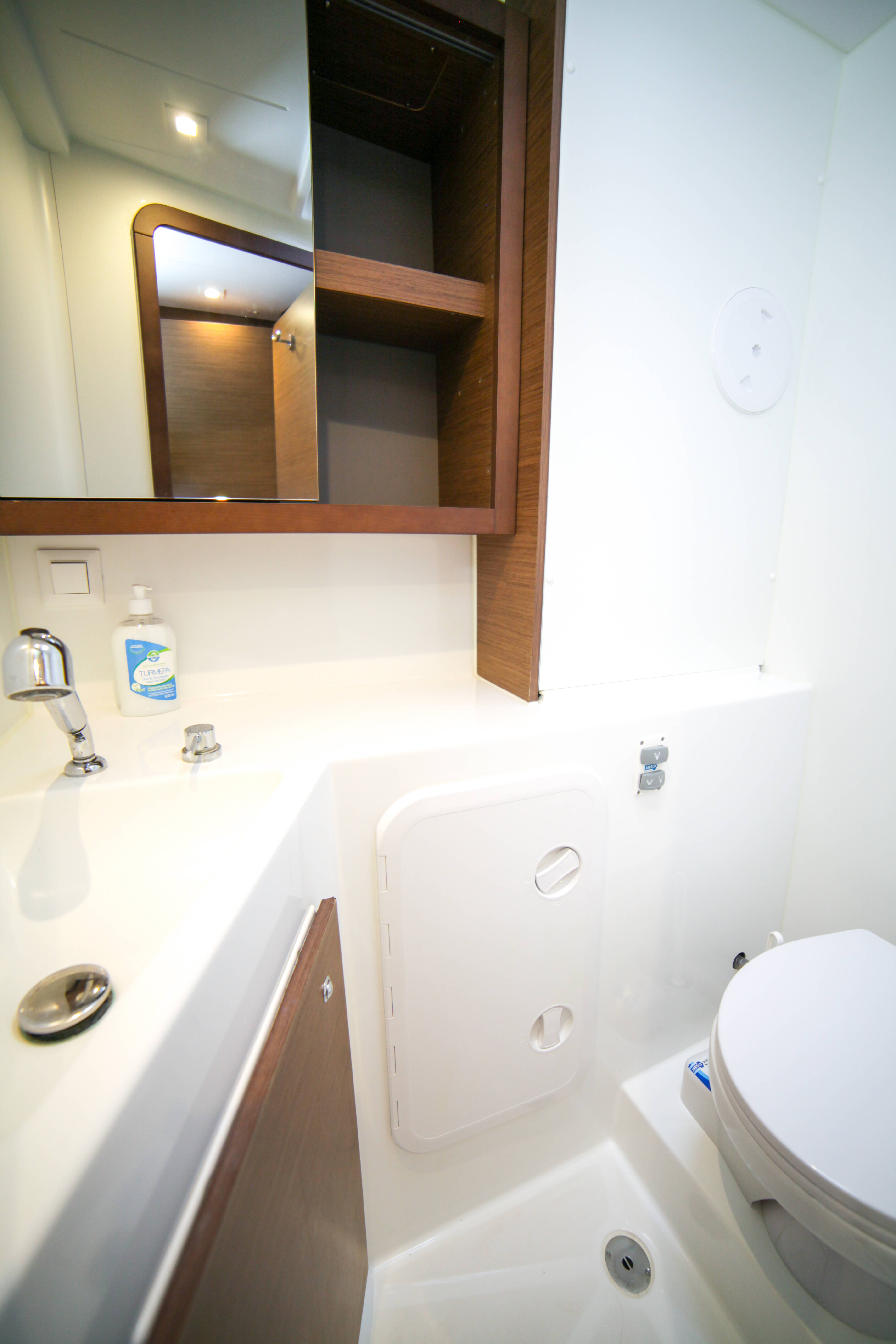 Lagoon 42 Sail Adasu