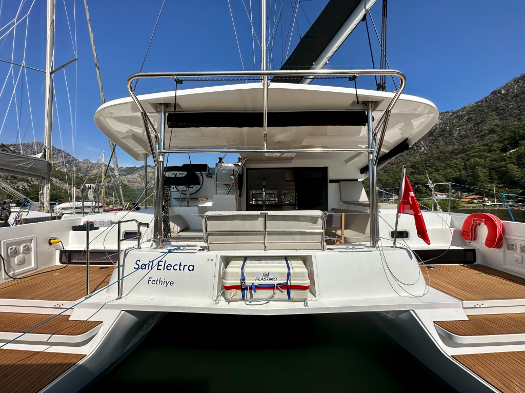 Lagoon 42 Sail Electra