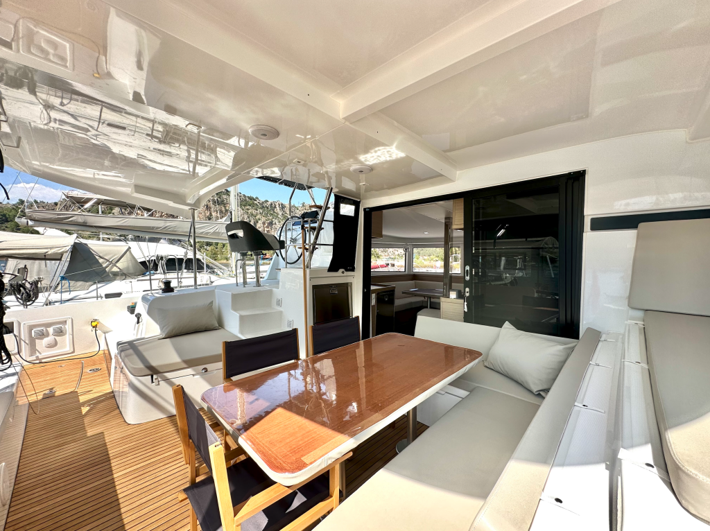 Lagoon 42 Sail Electra