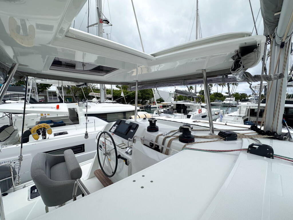 Lagoon 42 Island Riff