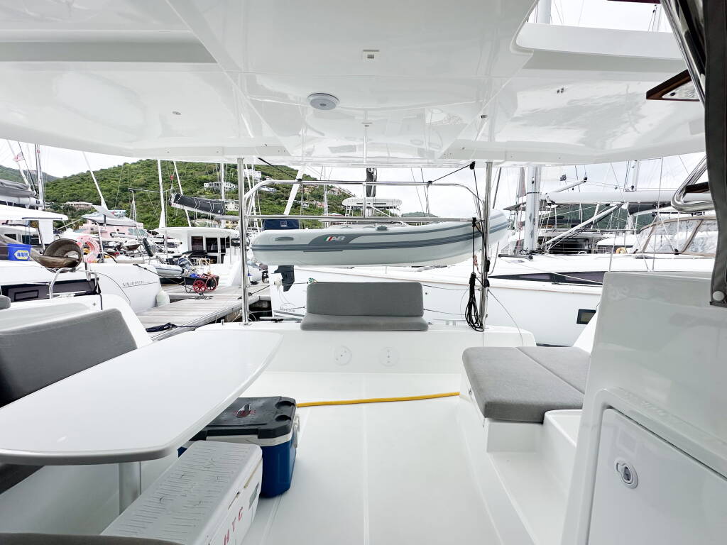 Lagoon 42 Island Riff