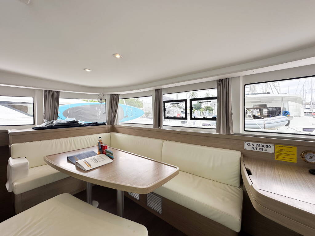 Lagoon 42 Island Riff