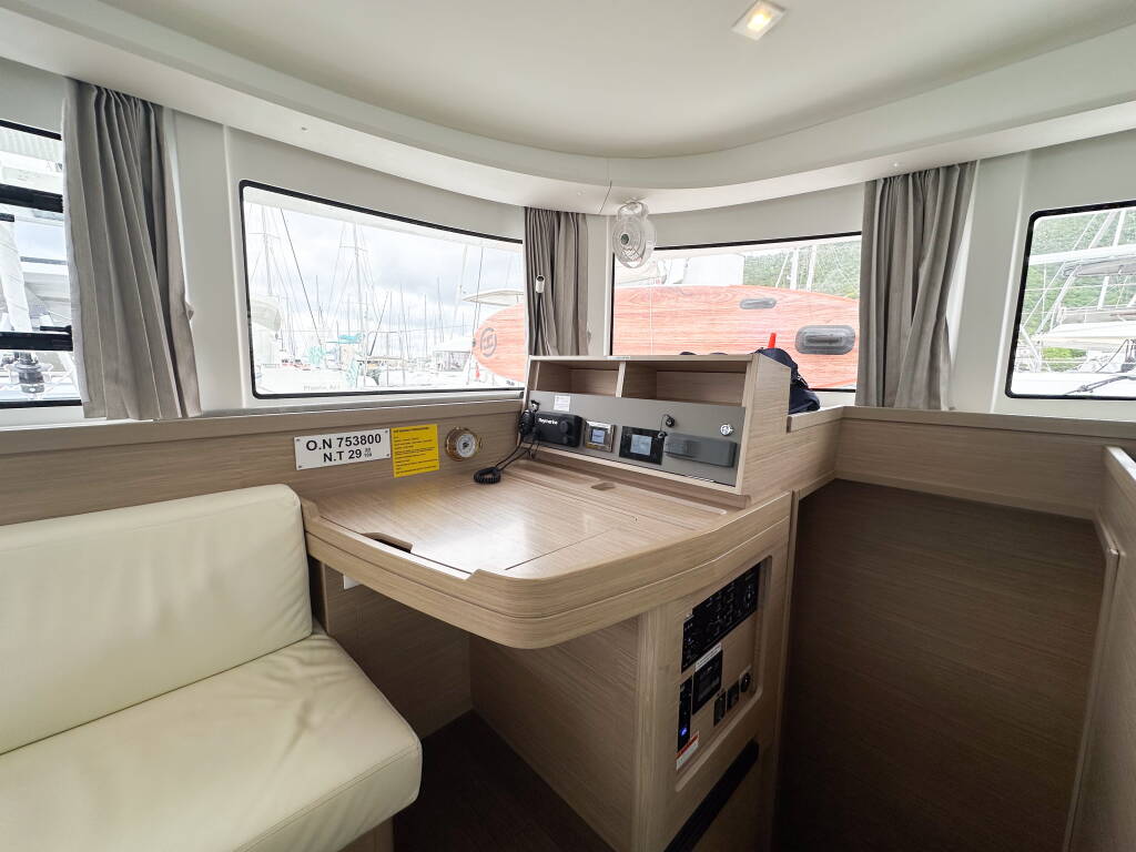 Lagoon 42 Island Riff